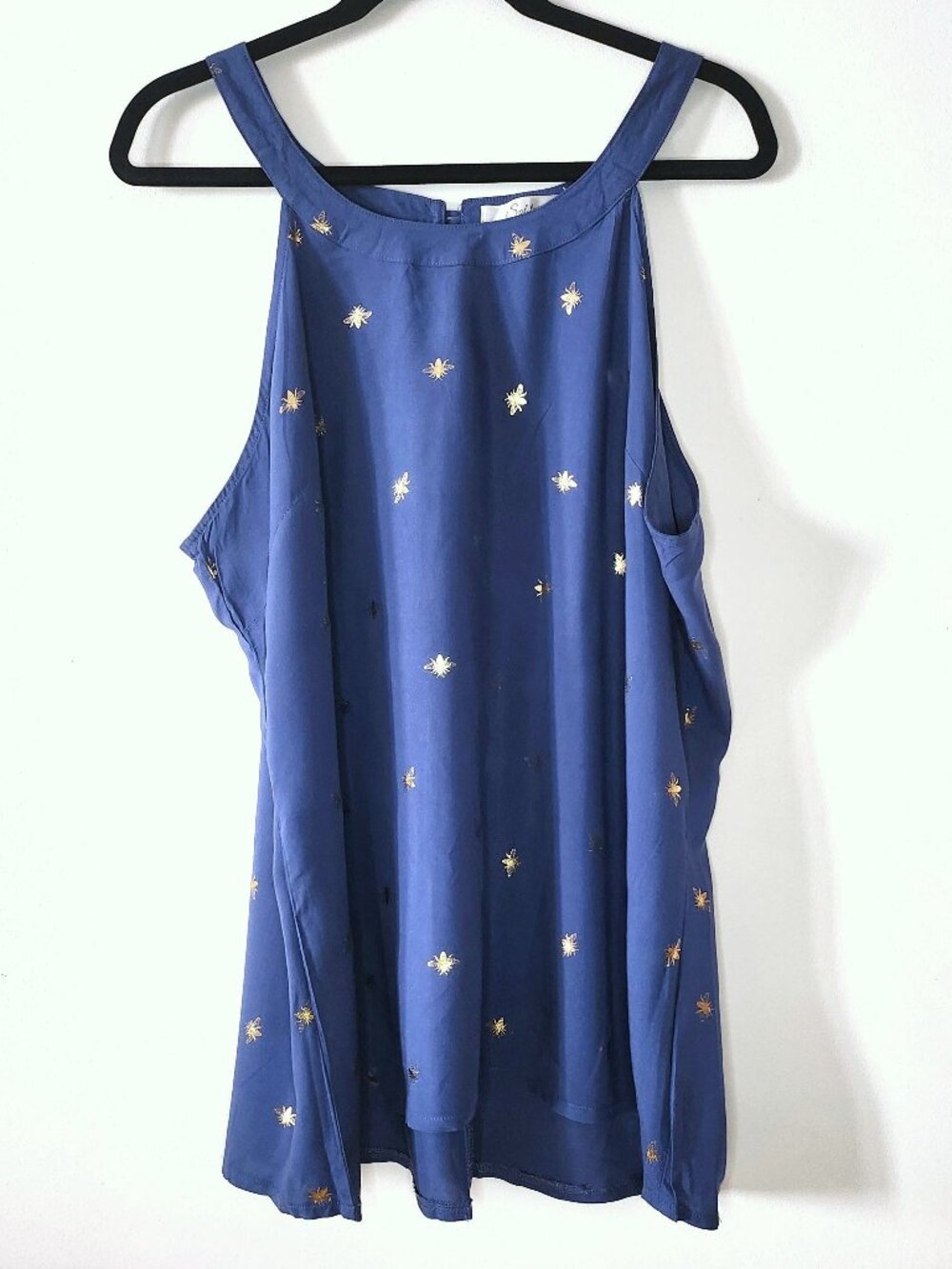 Solitaire Blue Sleeveless Top with Gold Bee Print | Size 2X